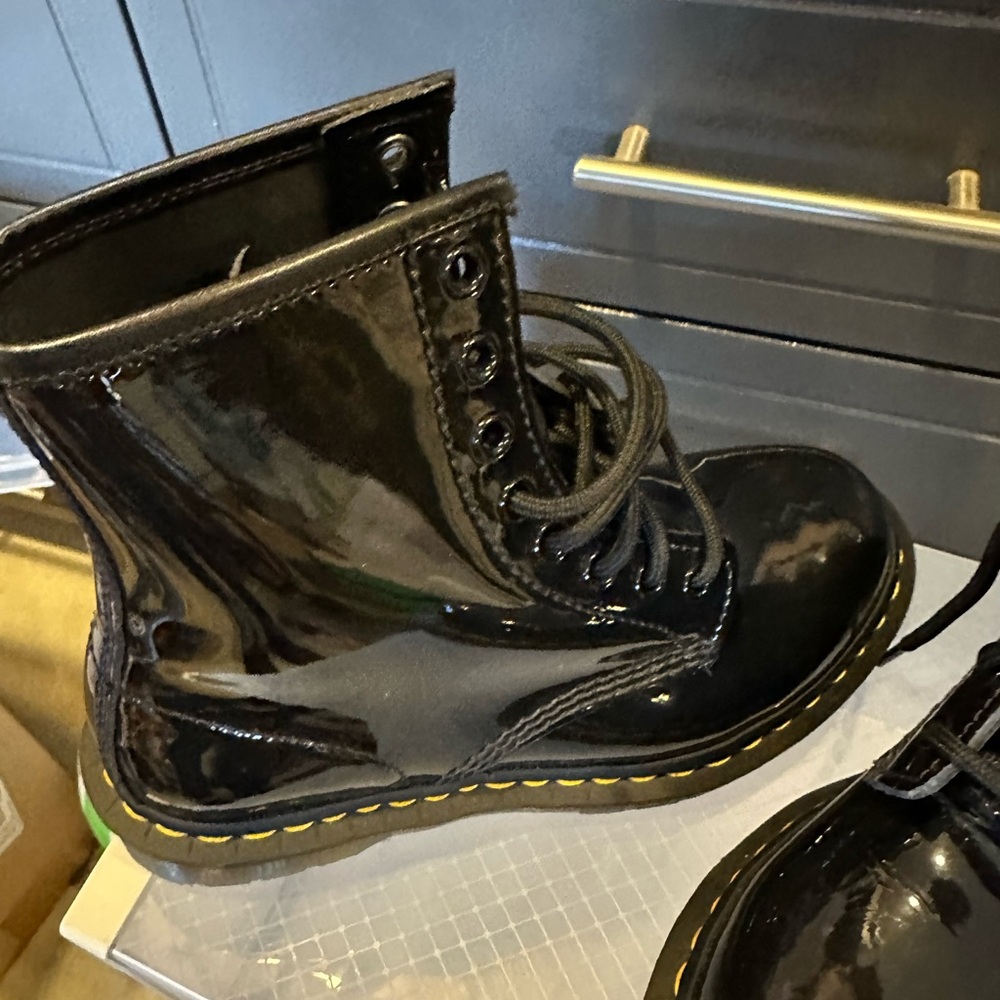 Dr. Martens (Doc Martens) Combat Patent Leather Black Boots 
Size 5 - EU37